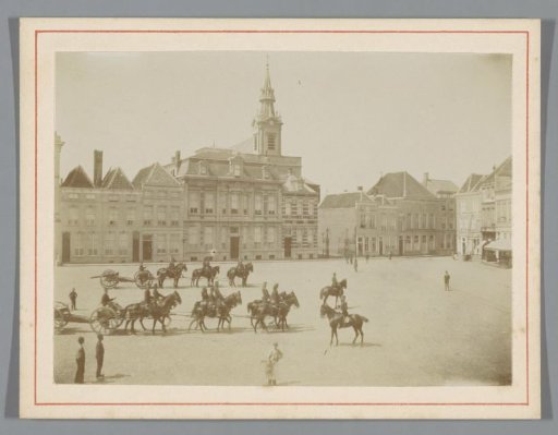 Bereden artillerie op de Grote Markt te Bergen op Zoom