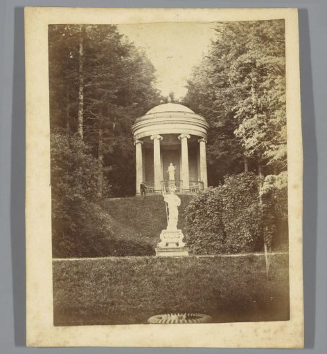 Tempietto in the Cleves Gardens