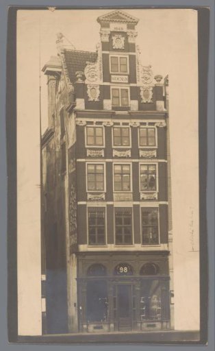 Facade of Damrak 98 in Amsterdam