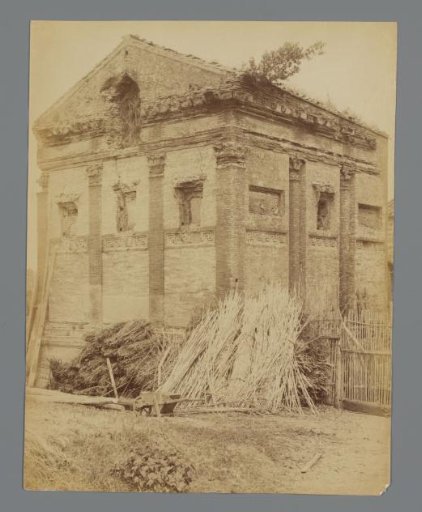 Ruin of a building in Rome