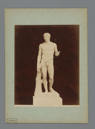 Statue of a discus thrower