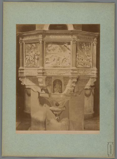 Pulpit in the Santa Croce