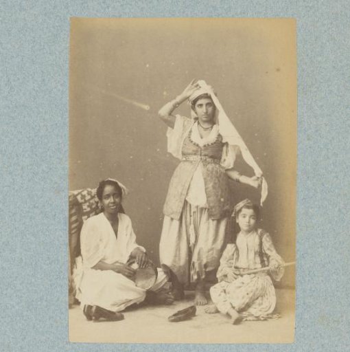 Portrait of two unknown Algerian women and a girl