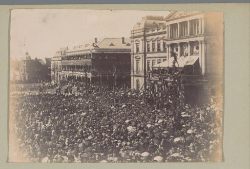 Crowd on the Kerkplein in Pretoria during the inauguration of President Kruger on May 12, 1898
