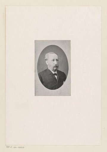 Photographic reproduction of a carte-de-visite with the portrait of architect Frits van Gendt