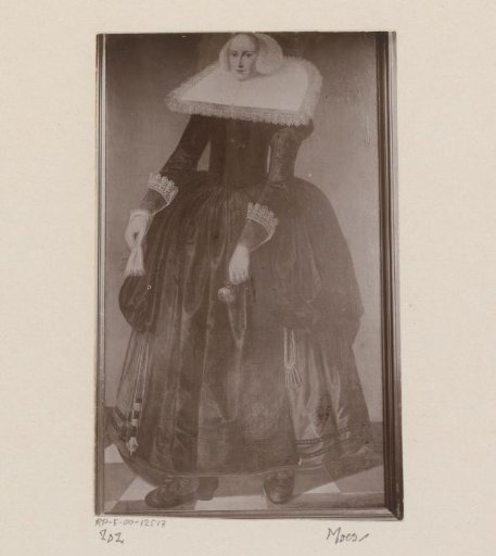 Photographic reproduction of a painted portrait of Trijntje Keever