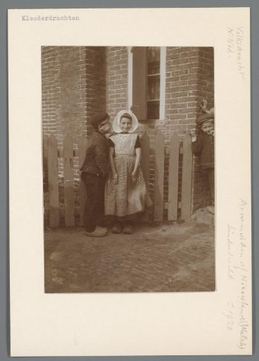 Portrait of an Unknown Boy and Girl in Walcheren Children's Costume