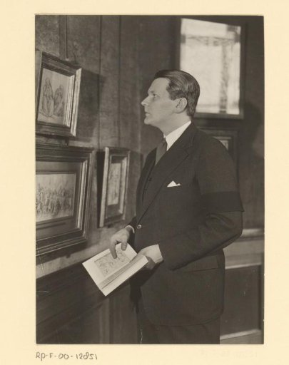 Portrait of Dirk Hannema Looking at Paintings