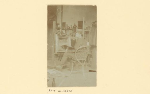 Portrait of Ferdinand Oldewelt in his studio