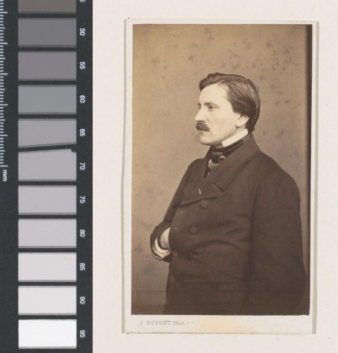 Portrait of the painter Godfried Egide Guffens, half-length