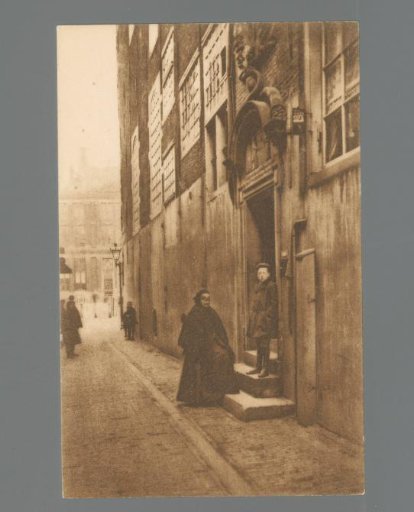 "For Help in Times of Need". The Old Entrance of the City Loan Bank in Lombardsteeg