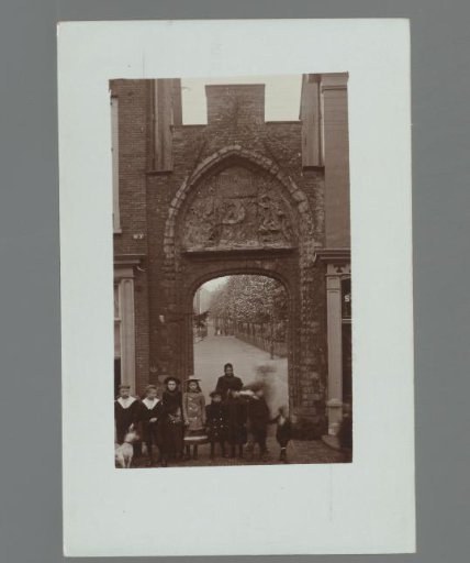 Gate to the Beguinage in Delft