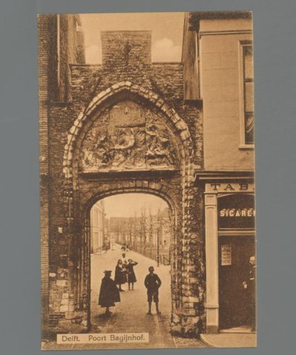 Delft. Bagijnhof Gate