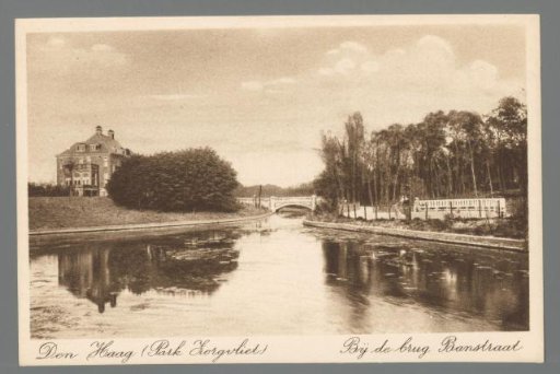 At the Bridge, Banstraat