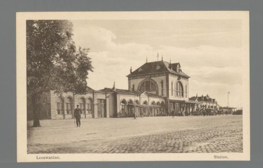Leeuwarden. Station