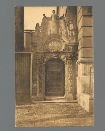 Gate of the Old Citizens' Orphanage in the Zaailand - Leeuwarden. (...)
