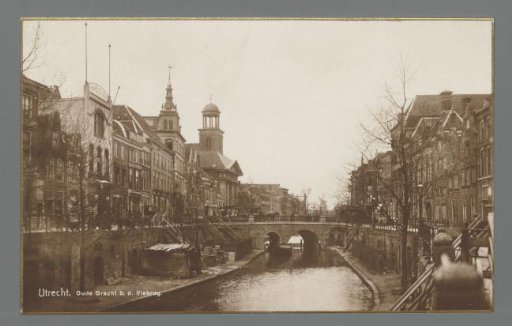 Utrecht. Oude gracht near the Viebrug