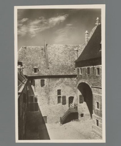 Castle Hernen (courtyard)