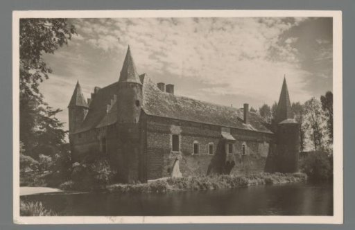 Castle Hernen (side and rear facades)