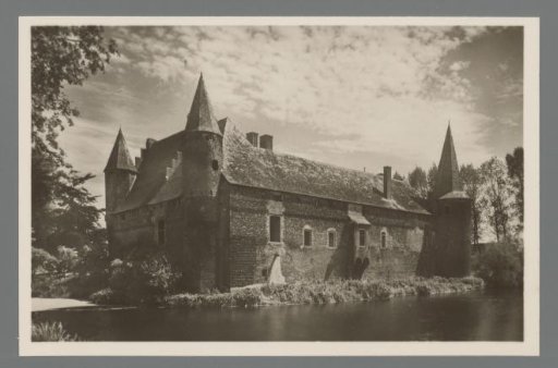 Castle Hernen (side and rear facades)