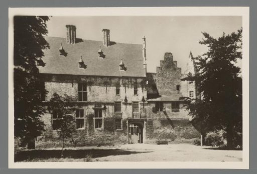 Castle Hernen (front facade)