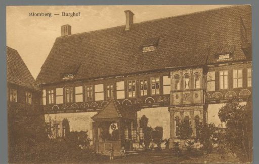 Blomberg - Castle Courtyard
