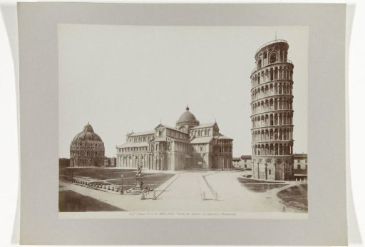Piazza del Duomo in Pisa, with baptistery, cathedral and leaning tower