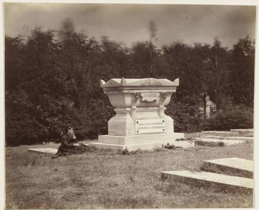 Woman at the monument to Salomon Verveer