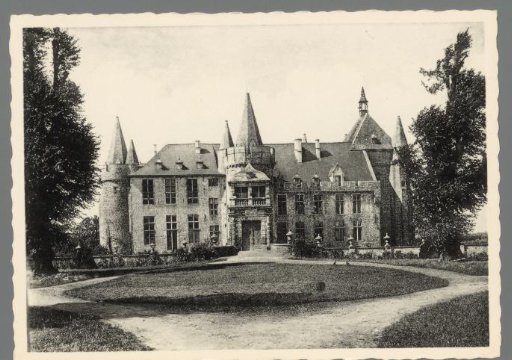 Feudal castle of Laarne, 12th-15th and 17th centuries / Château féodal de Laarne, XIIe-XVe et XVIIe siècle / Facade / La façade principale
