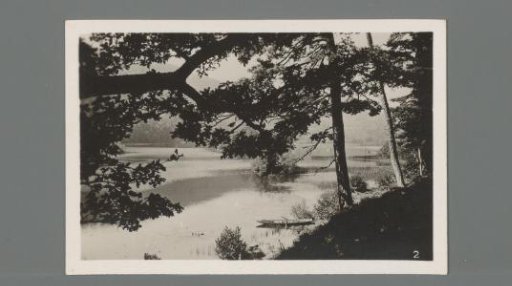 The banks of Lake Chambon