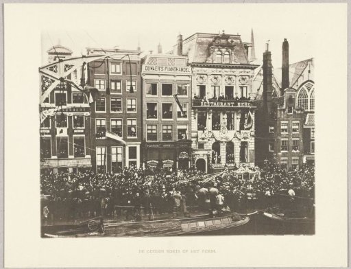 Queen Wilhelmina and Prince Hendrik in the golden carriage on the Rokin, Amsterdam