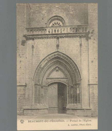 Beaumont-du-Périgord. Church Portal.
