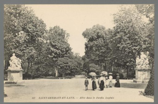 Saint-Germain-en-Laye. Path in the English Garden
