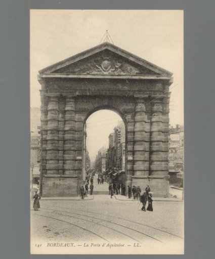 Bordeaux. The Porte d'Aquitaine