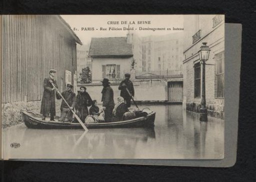 Paris. Rue Félicien David. Moving by boat