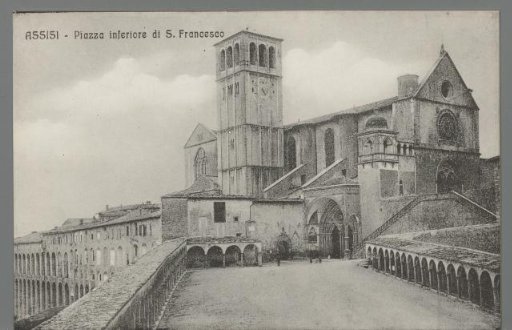Assisi. Piazza inferiore di S. Francesco