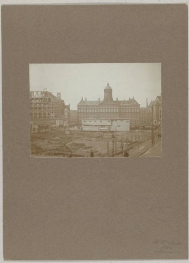 View of the Dam in Amsterdam during works for the widening of the Dam, 1916
