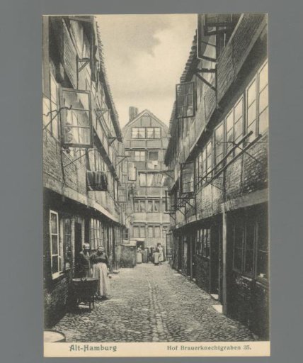 Old Hamburg. Hof Brauerknechtgraben 35