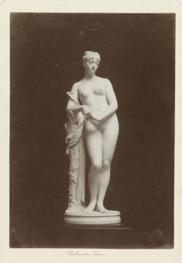 Sculpture Echo by Ferdinand Leenhoff