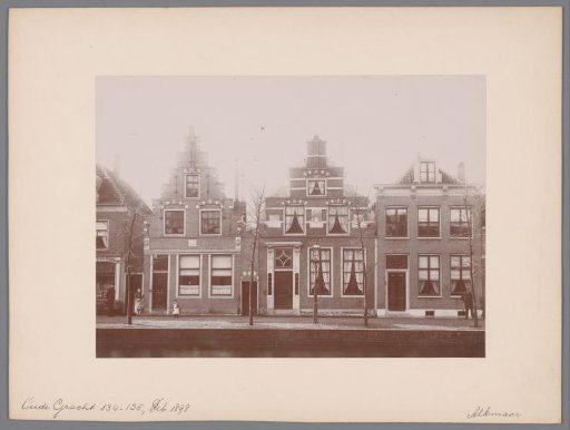 View of Oude Gracht 134-136 at Alkmaar