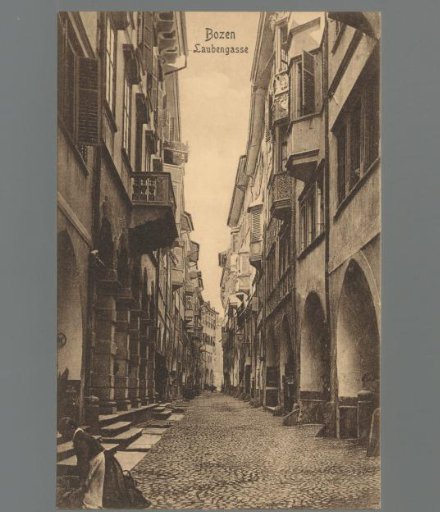 Bozen. Laubengasse