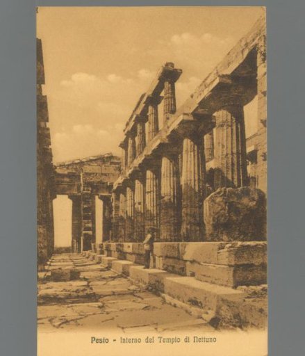 Pesto. Interior of the Temple of Neptune