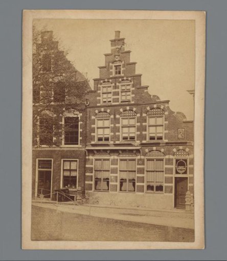 Facade of a house, very likely Markt-Oostzijde 2 in Oudewater