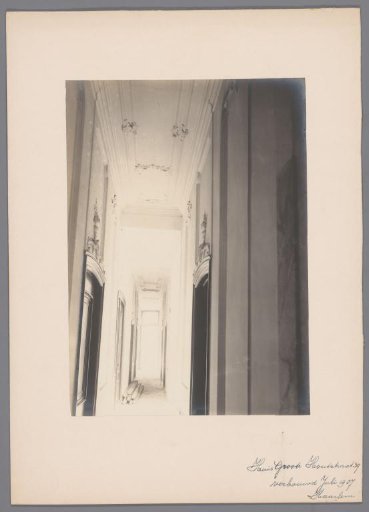 Hall of the house at the Grote Houtstraat 39, Haarlem