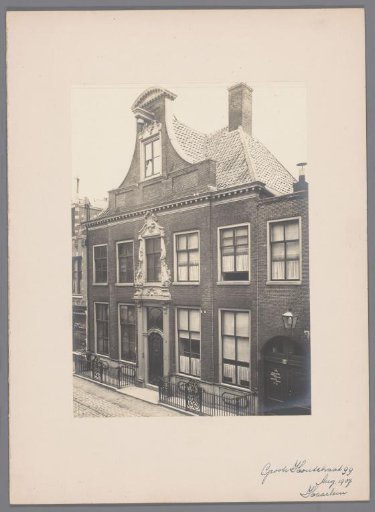 Facade of Grote Houtstraat 99, Haarlem