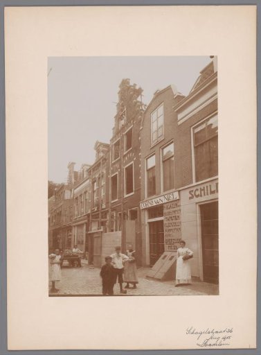 View of Schagelstraat 36 in Haarlem during restoration