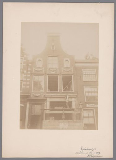 Facade of Zijlstraat 96 in Haarlem during renovation