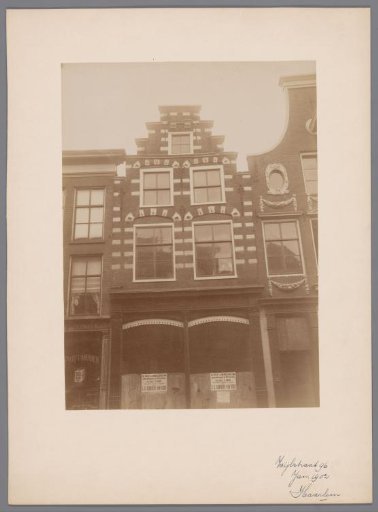 Facade of Zijlstraat 96 in Haarlem during renovation