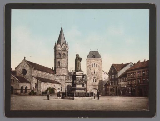 View of the Karlsplatz in Eisenach with the statue of Martin Luther
