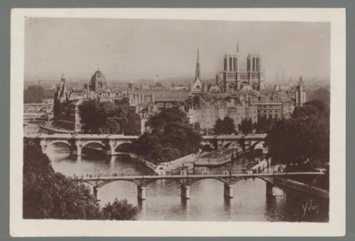 La Cité - Notre-Dame and the bridges / The Isle of <La Cité> Notre-Dame and the bridges
